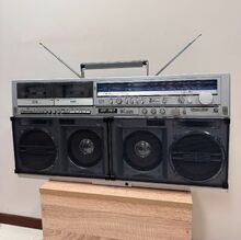 Колекционерски ретро радиокасетофон SHARP GF-767 Z Boombox - профилактиран