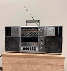 Ретро радиокасетофон SANYO M 9835K - профилактиран