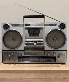 Ретро радиокасетофон AKAI AJ-500FL - Boombox