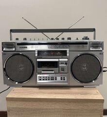 Ретро радиокасетофон Sanyo M-X720K Boombox - перфектен